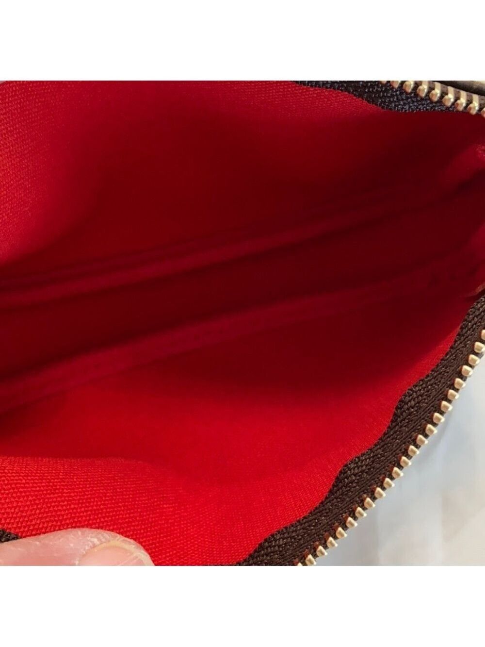 𝅺LOUIS Vuitton Christmas 2020 mini pochette access - Picture 12 of 13